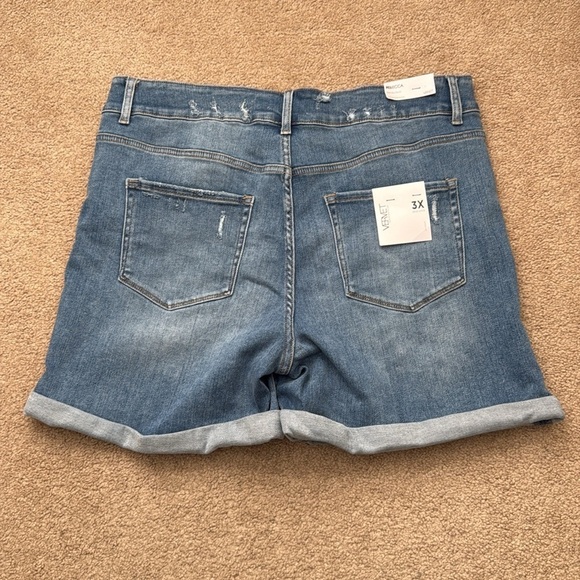NWT Vervet Rebecca High Rise Cuffed Hem Distressed Denim Shorts Plus Size 3X - Picture 3 of 7